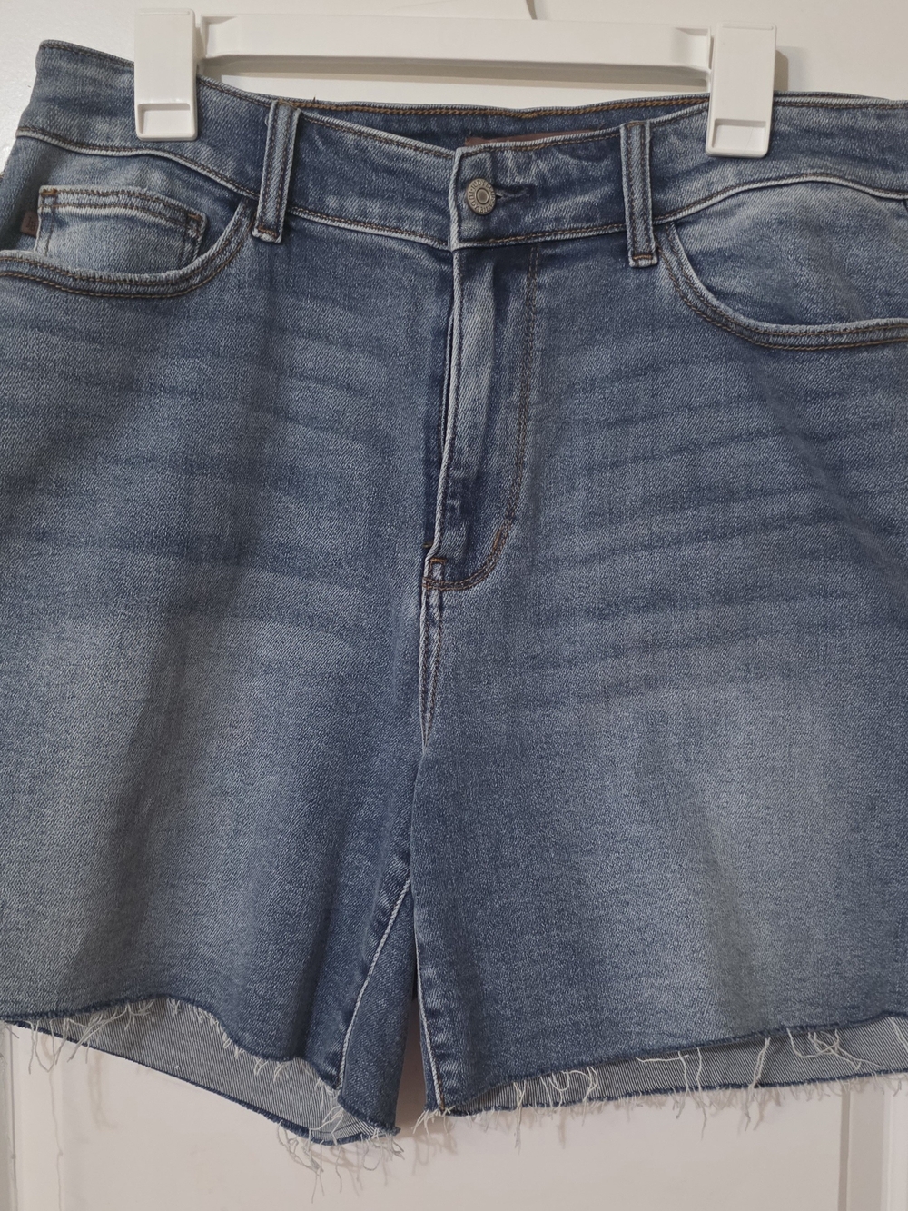 Judy Blue Mid Rise Raw Hem Denim Shorts JB15276LT Medium Wash Plus 2XL